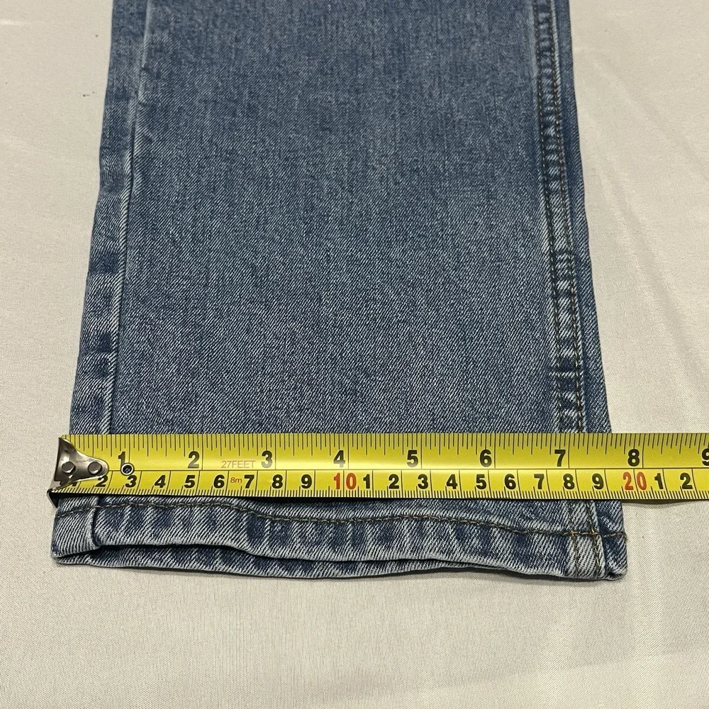 Levi's 550 Relaxed Tapered Jeans Size 30x34 Fits (29x32) Medium Wash
